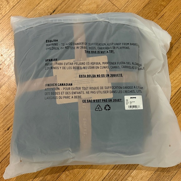 SKIMS RARE 👀 Cozy Knit Unisex Robe in Onyx NWT - Picture 4 of 8